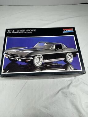 Vtg Monogram '65 'Vette Street Machine Corvette 1/24 Model Kit 2724 Open Box